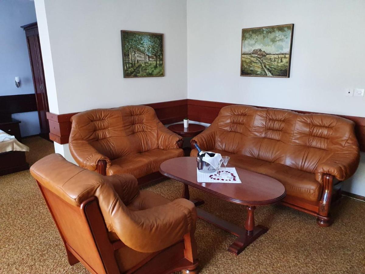 Hotel Biser Panonija Duboka Buitenkant foto
