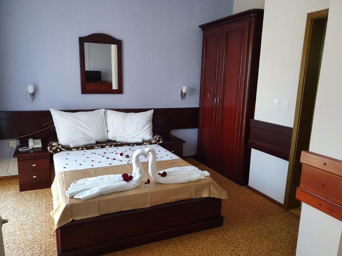 Hotel Biser Panonija Duboka Buitenkant foto